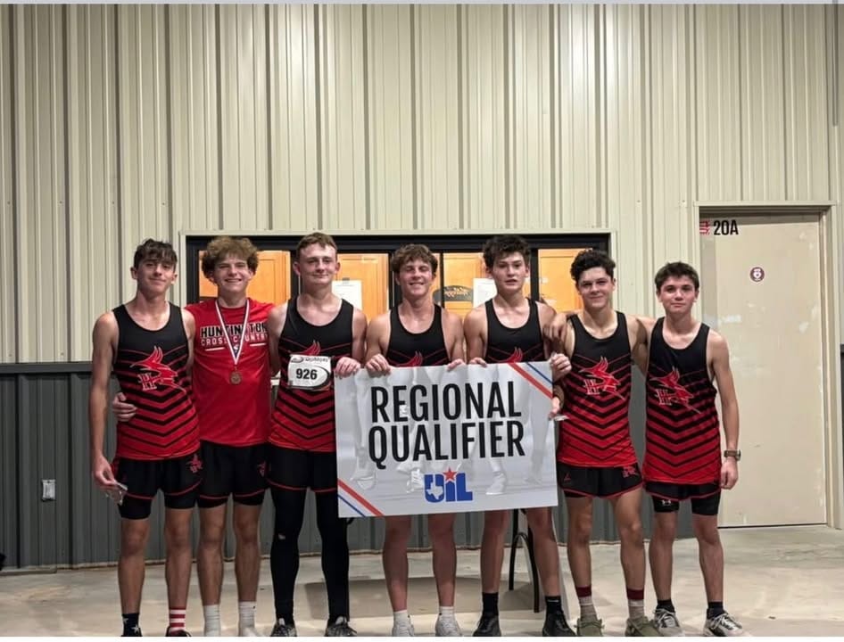 Huntington Middle and Varsity Teams Excel in District Cross Country