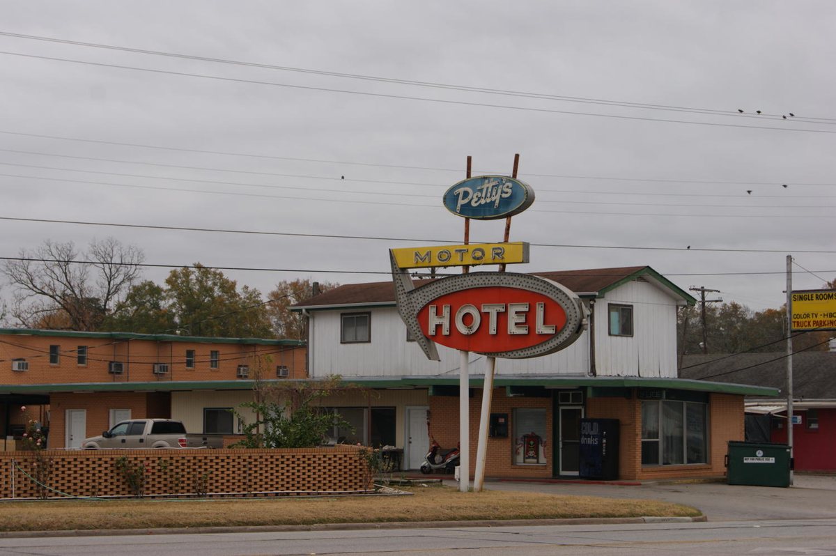 Lufkin's Petty's Motor Hotel Closed for Health Violations